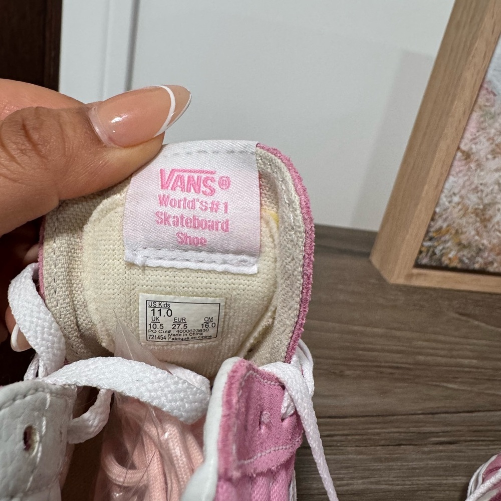 Vans Pink and White Sneakers Classic Skate Style - Picture 4 of 4